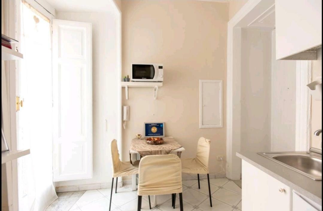 Borgo Santa Lucia Apartment Nápoles Exterior foto
